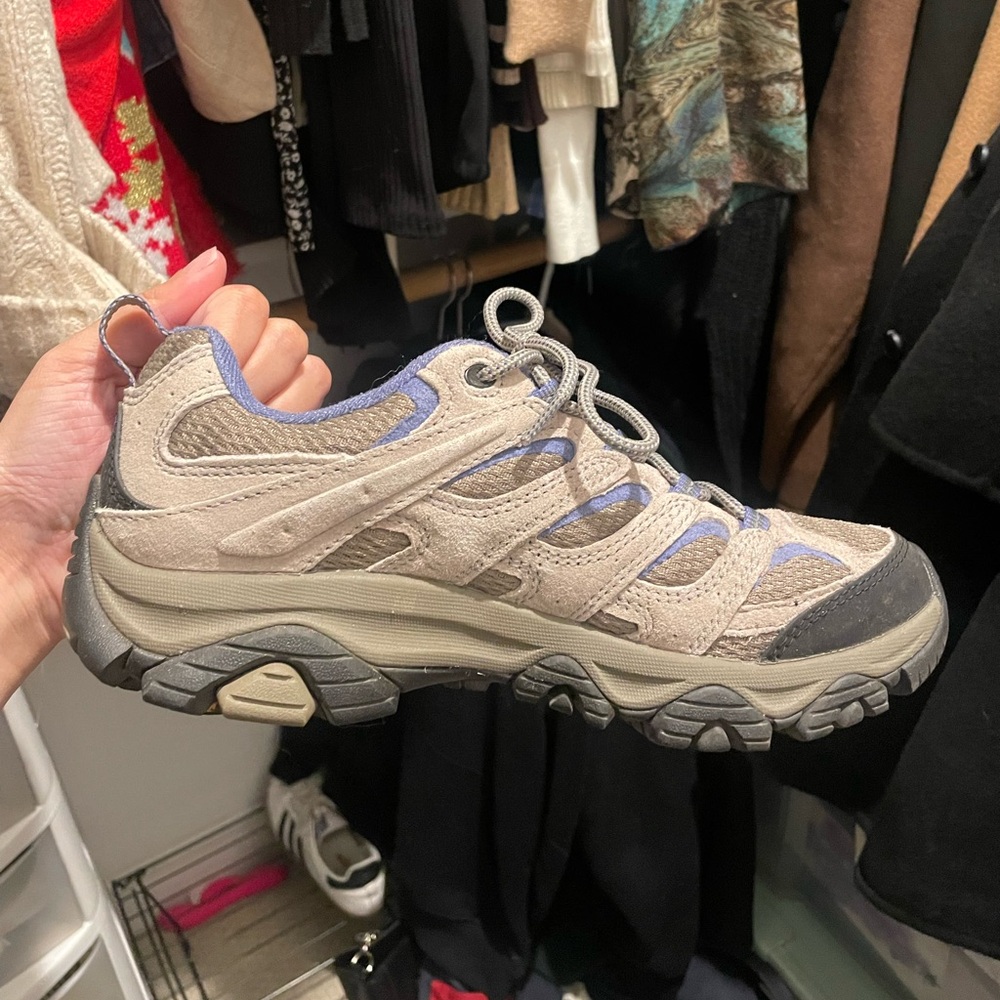 MERRELL HIKING SHOES